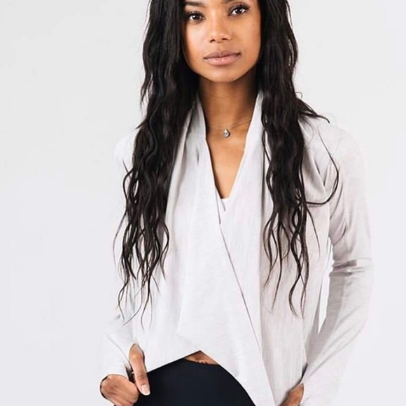 Zyia Cream Yoga Shawl Medium - Picture 2 of 6